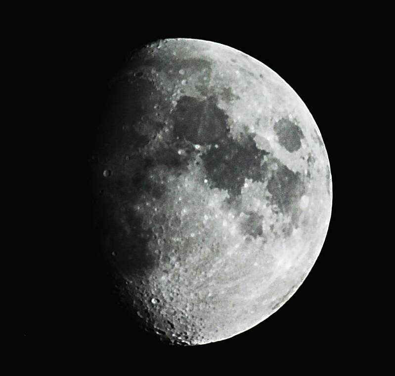 immagine della luna 